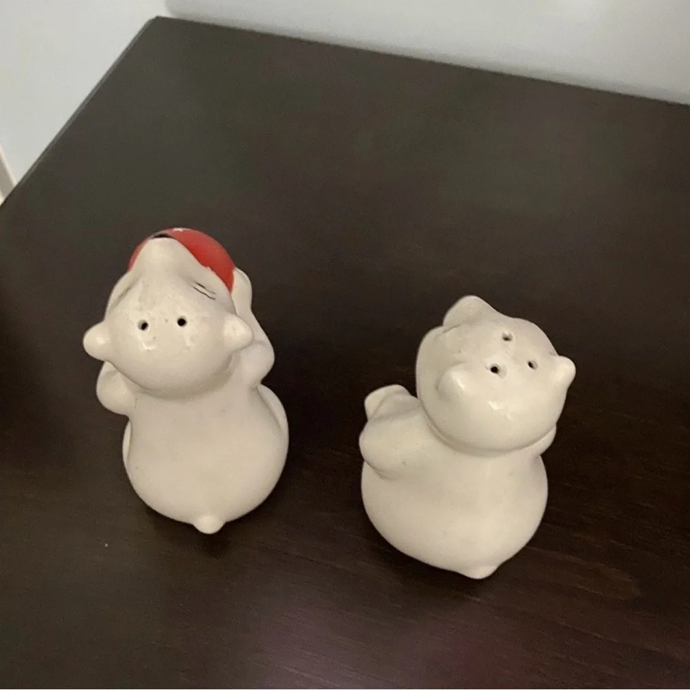 Vintage Coca Cola Polar Bear Salt and Pepper Shakers Set Ceramic Holiday Decor